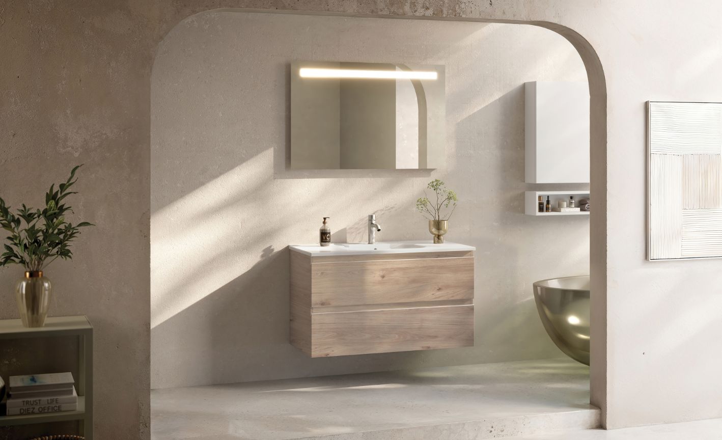 Image d’une salle de bain design de style scandinave Sanijura aux couleurs blanches, beiges et bois clair